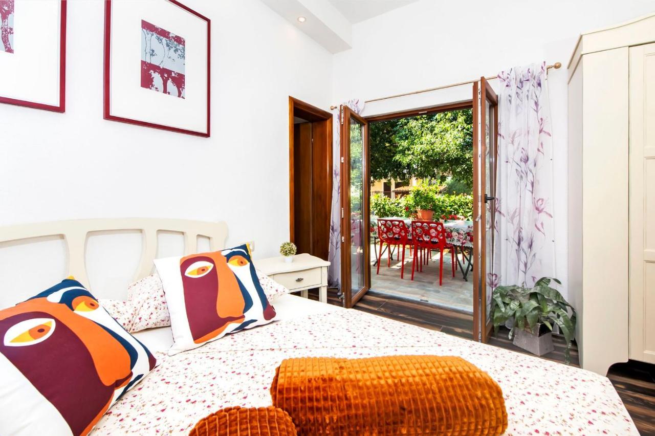 Apartments Karmen Rovinj Bagian luar foto