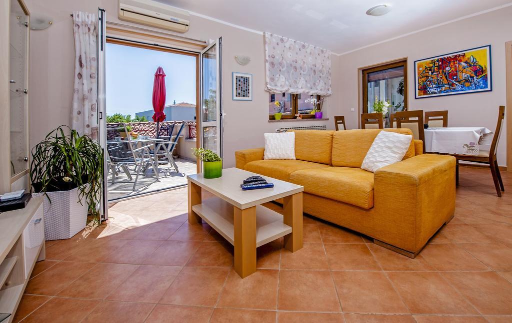 Apartments Karmen Rovinj Bagian luar foto