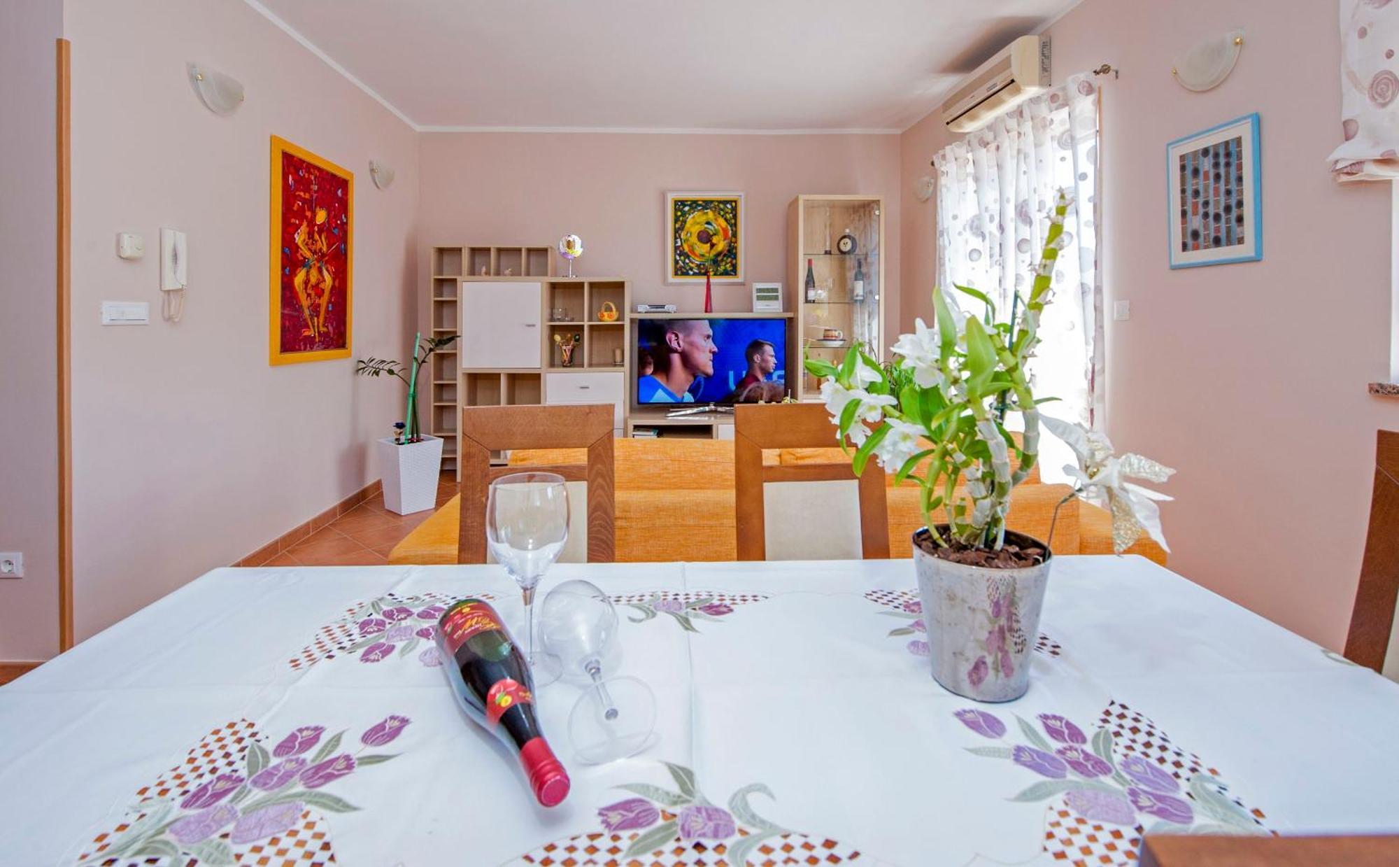 Apartments Karmen Rovinj Bagian luar foto