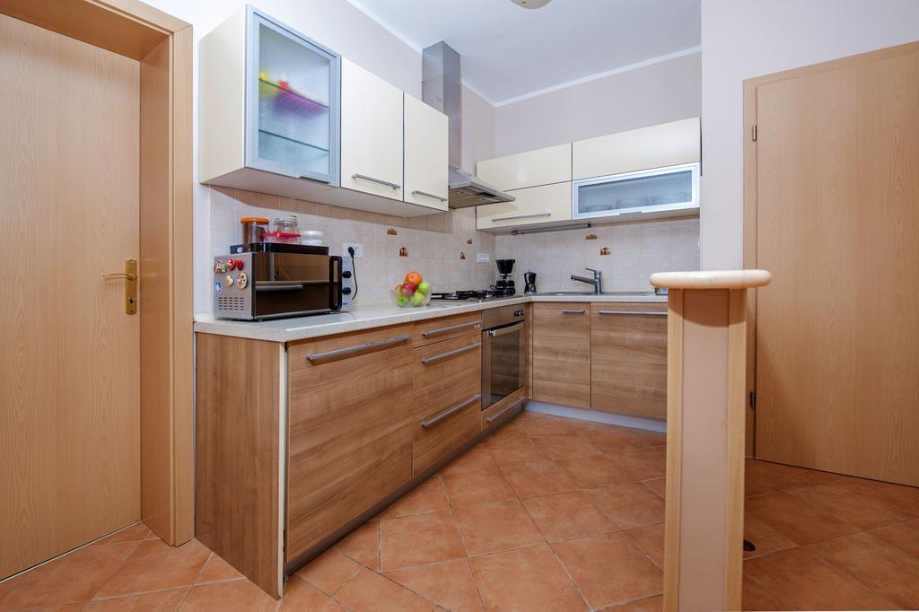 Apartments Karmen Rovinj Bagian luar foto