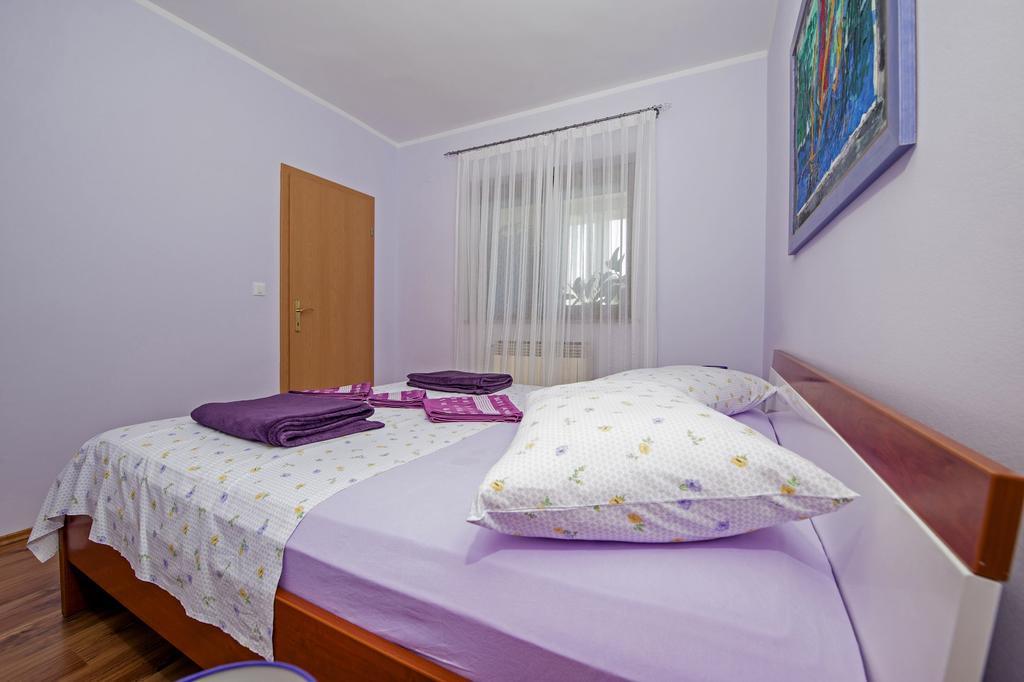 Apartments Karmen Rovinj Bagian luar foto