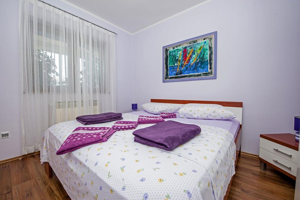 Apartments Karmen Rovinj Bagian luar foto