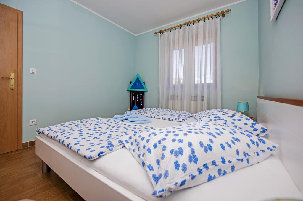 Apartments Karmen Rovinj Bagian luar foto