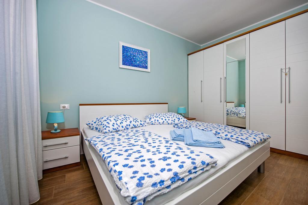 Apartments Karmen Rovinj Bagian luar foto